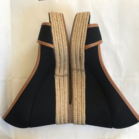 LIKE NEW - TORY BURCH WEDGE HEELS 🖤 - Picture 6 of 7